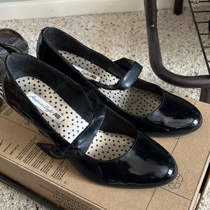 Vintage black heels size 9.5W
